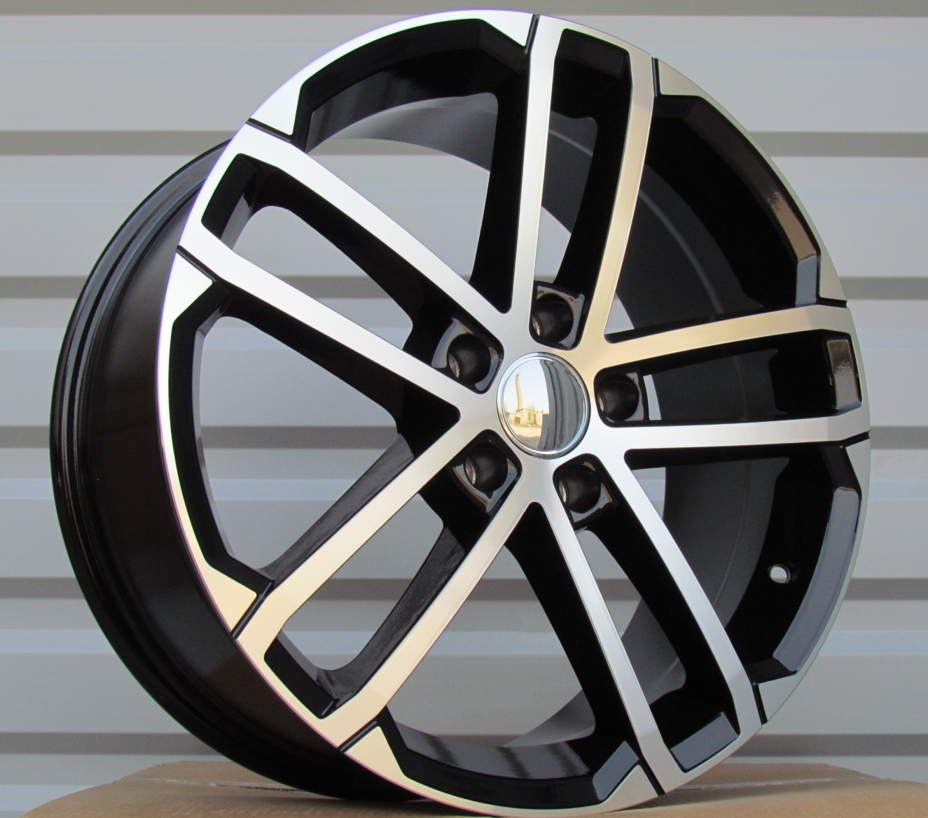 DISKI Racingline Skoda 5×112 R18 J8 ET45 SK512 Black polished