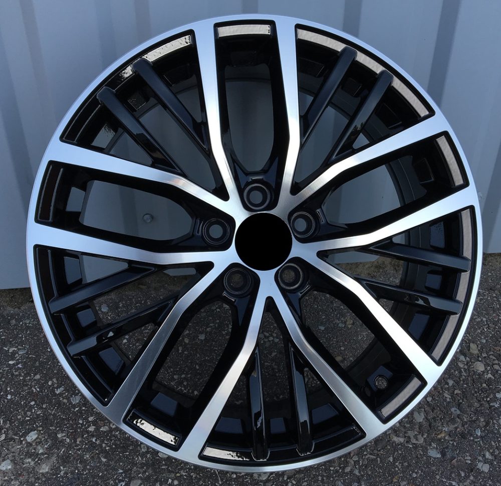 Diski R17 5x100 J6.5 ET40 RACINGLINE B1179 VW Black Polished