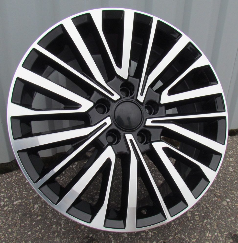 Diski R18 5x120 J8 ET50 RACINGLINE B1515 VW Black Polished