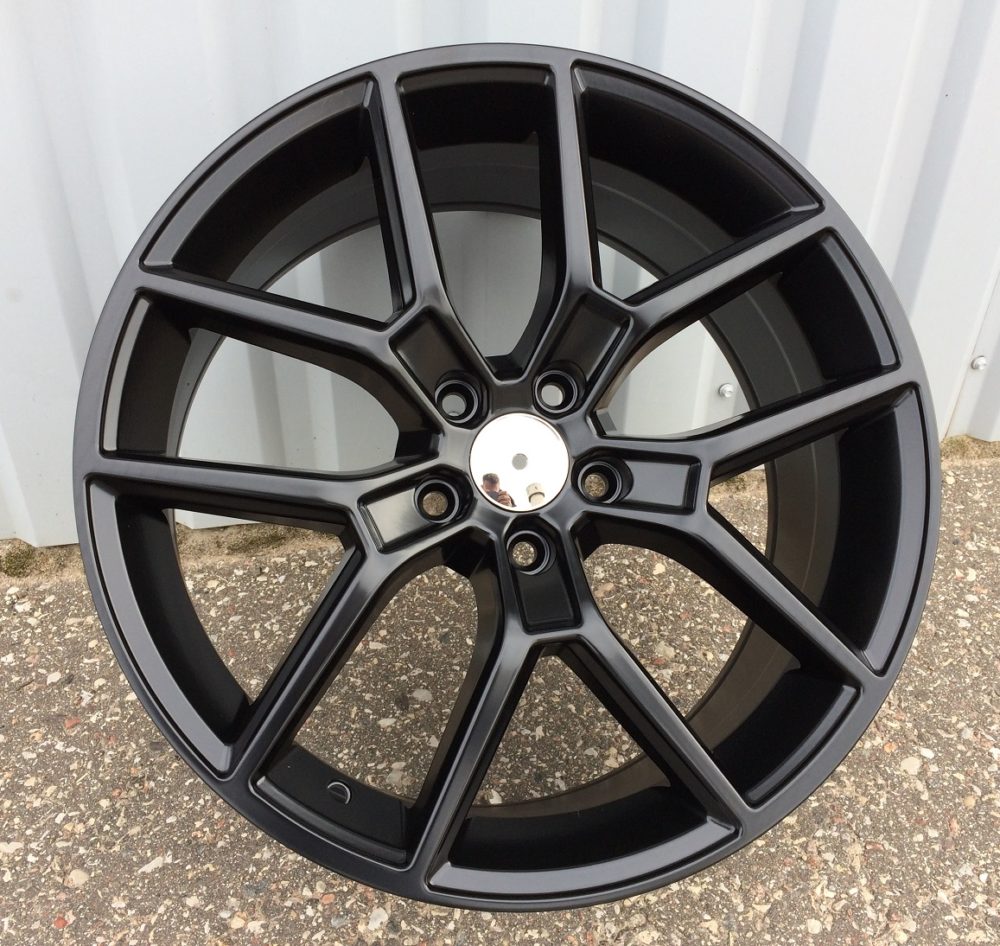 Diski R18 5x108 J8 ET45 RACINGLINE D3026 VOLVO Black Half Matt