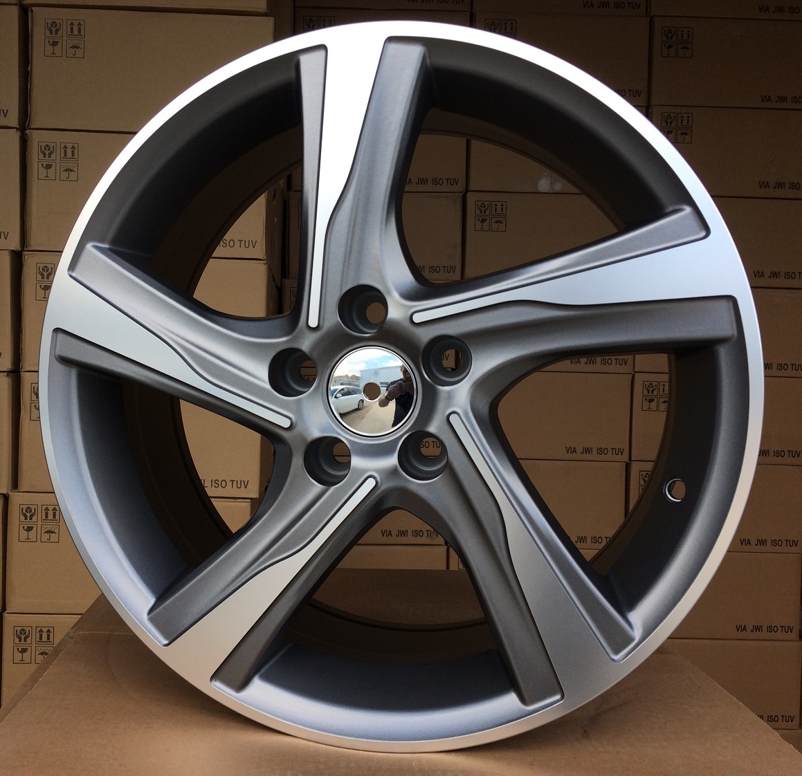 DISKI BY115 Volvo 5×108 R18 J7.5 ET49 Grey Polished