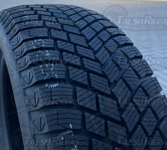215/55R17 Pirelli Ice Friction 98H XL (2025)